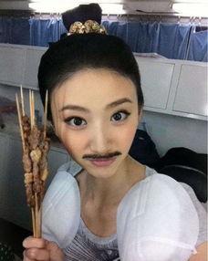 摆烂吃瓜娱乐圈文女主叫什么,姜柒鱼的逆袭之路